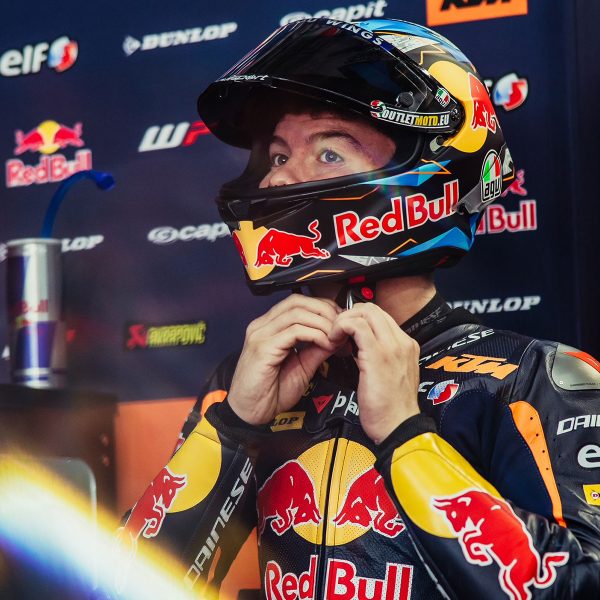 Dani Holgado listo para la carrera